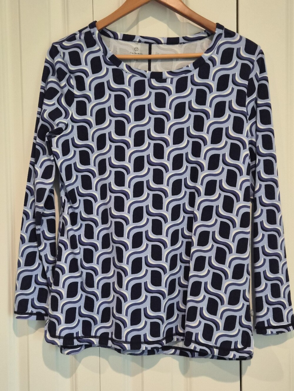 T by Talbots Petite Large Blue Wave Geometric Long Sleeve Top LP Active